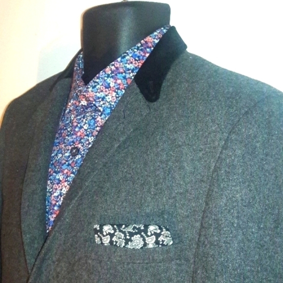 𝅺EDGE BY WD:NY Grey Wool Suit with Black Velvet Trim - Picture 3 of 10